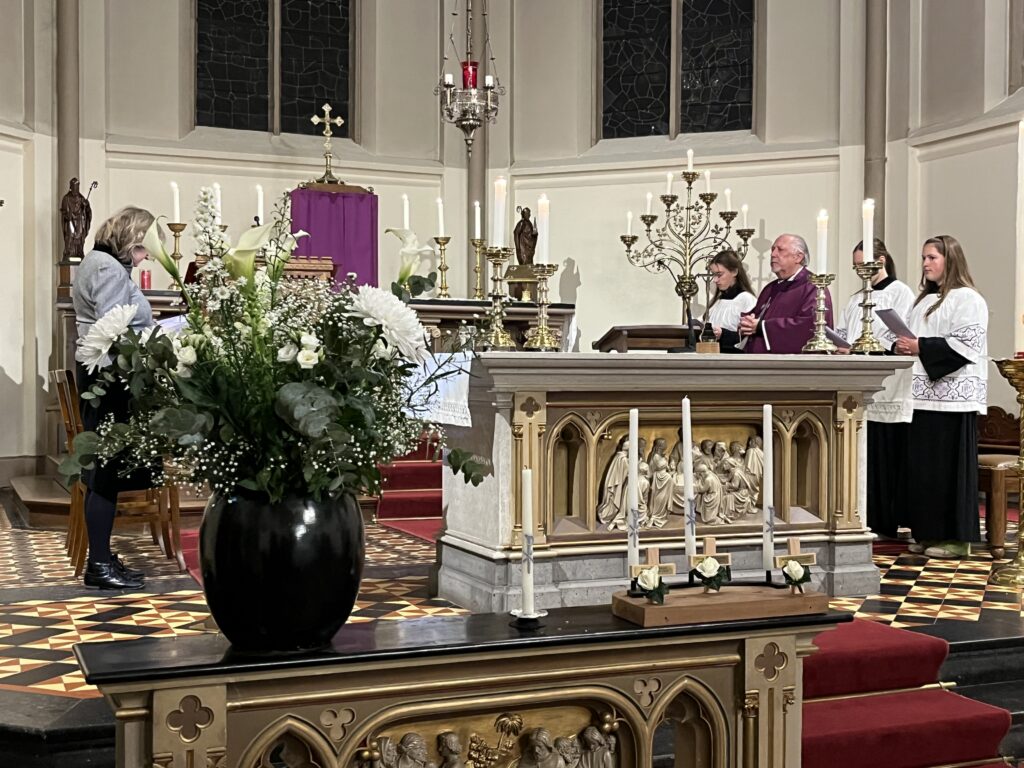 2 november, Allerzielen, H. Mis te Joppe, voorganger pastoor H. Scheve
Foto Gemma van der Linde
